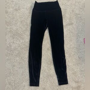 LULULEMON black leggings velvet size 6